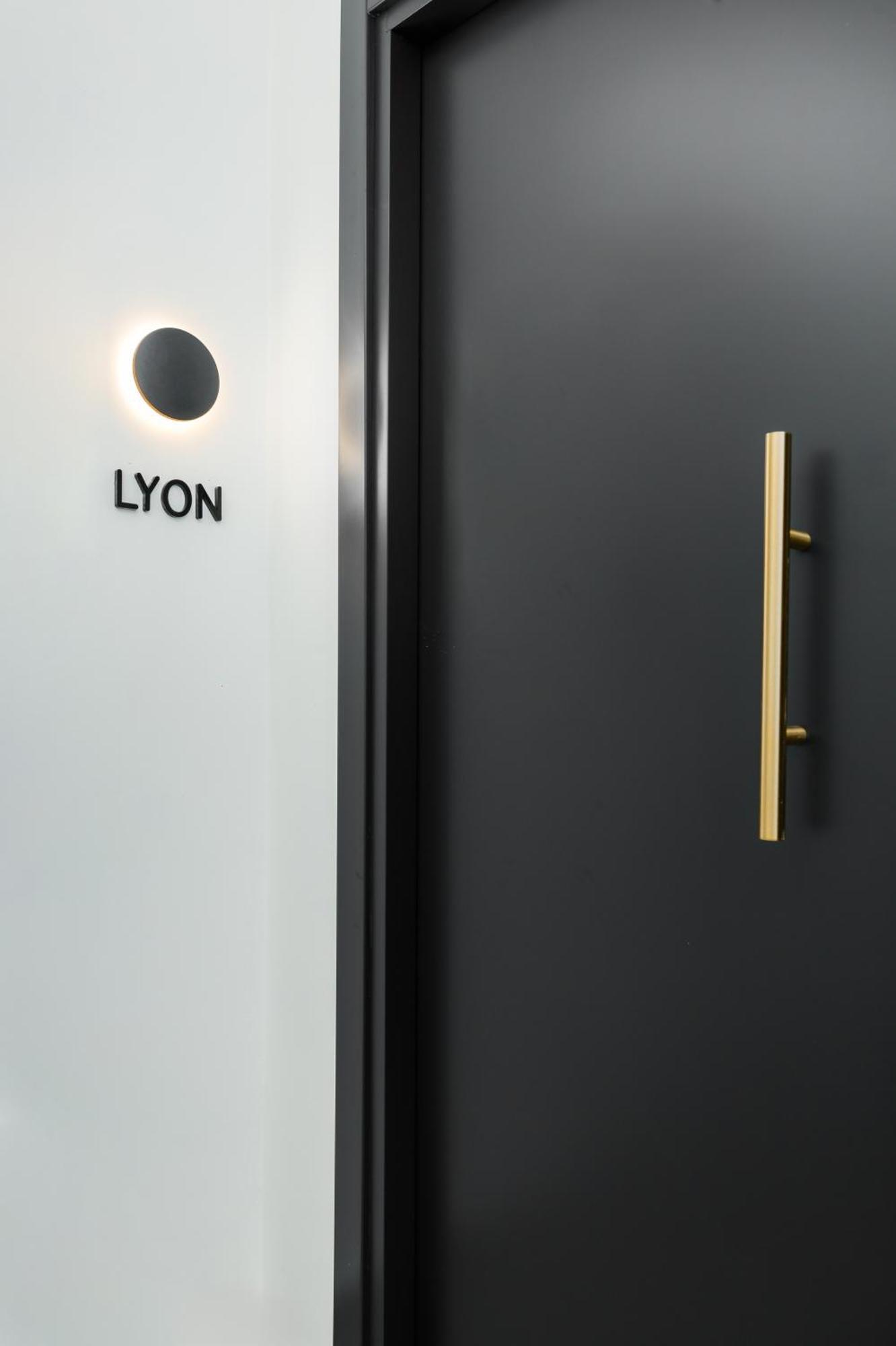 Lyon Suite By Alchemia Parking Thessaloniki Exterior foto