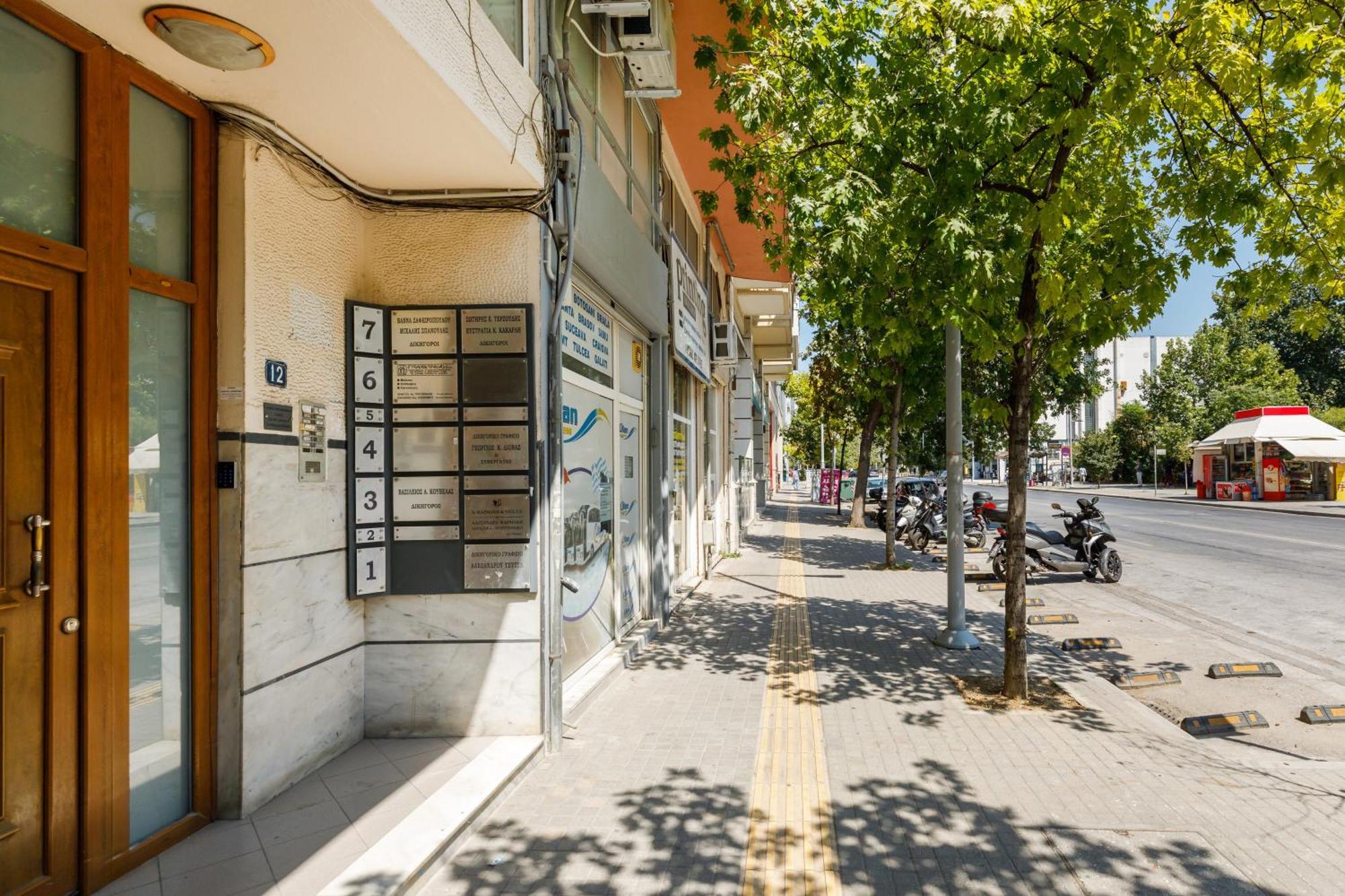 Lyon Suite By Alchemia Parking Thessaloniki Exterior foto